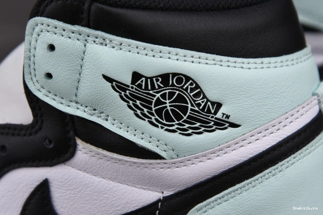 One Kick 861428-100 Igloo High Retro 1 Jordan 0810